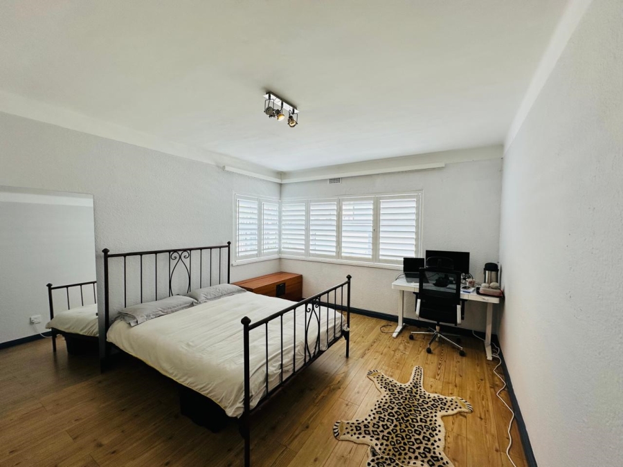 3 Bedroom Property for Sale in Sea Point Western Cape